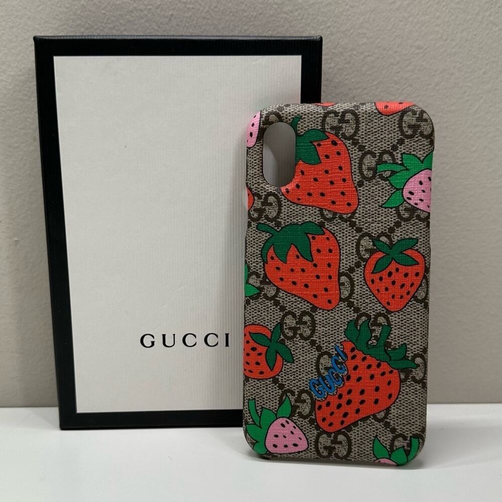 NWB | Gucci | Strawberry iPhone X/XS Case